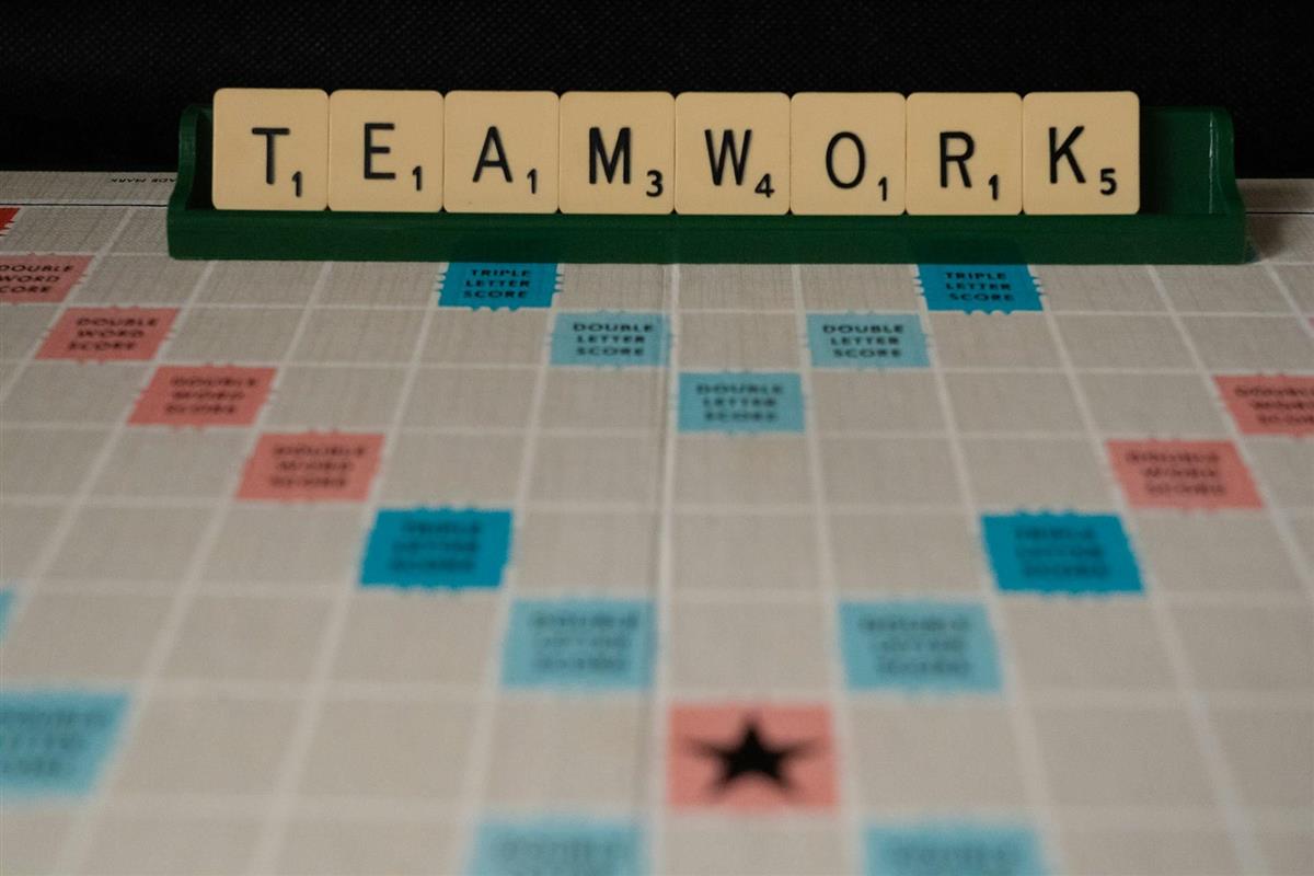 Illustrasjonsbildet, scrabelbrett med ett ord: teamwork - Klikk for stort bilde